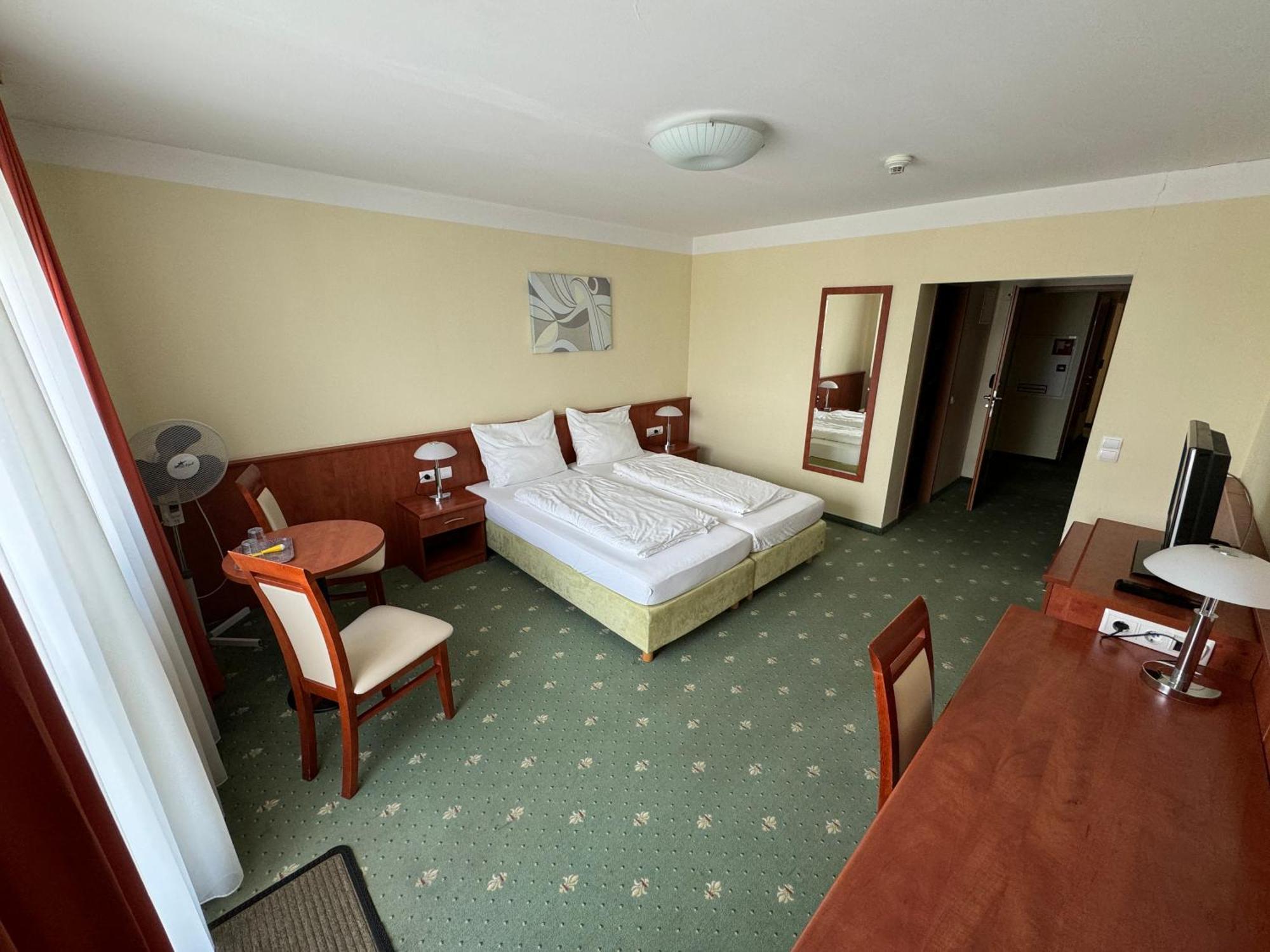 Hotel Breitenlee Viyana Dış mekan fotoğraf