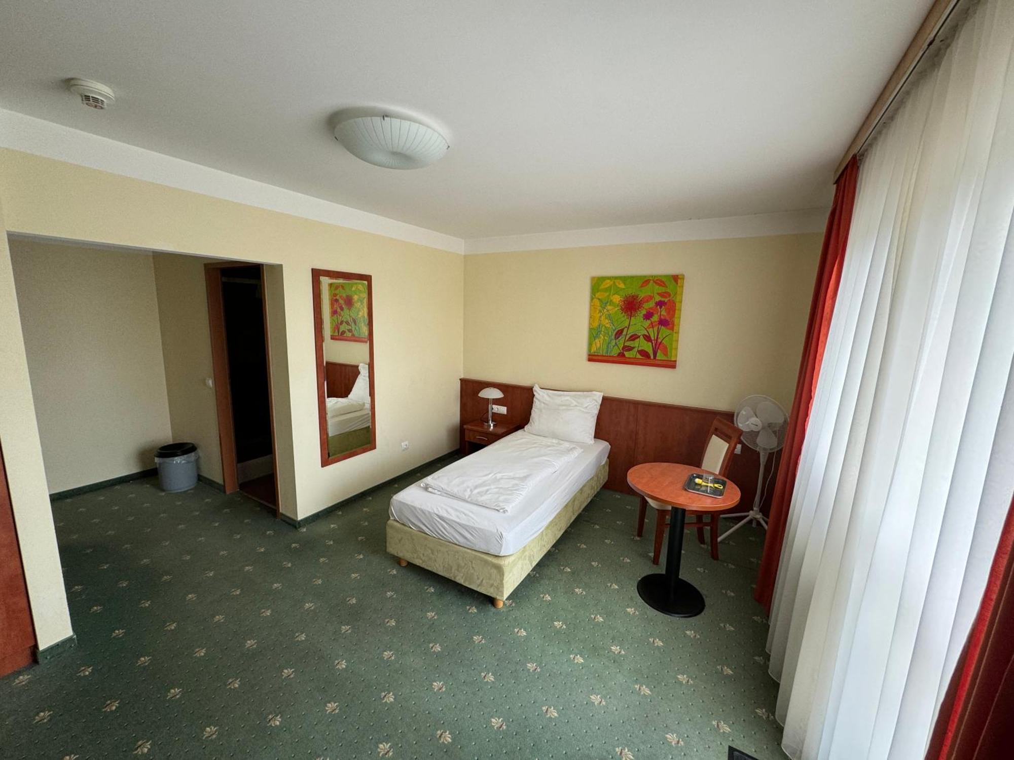 Hotel Breitenlee Viyana Dış mekan fotoğraf