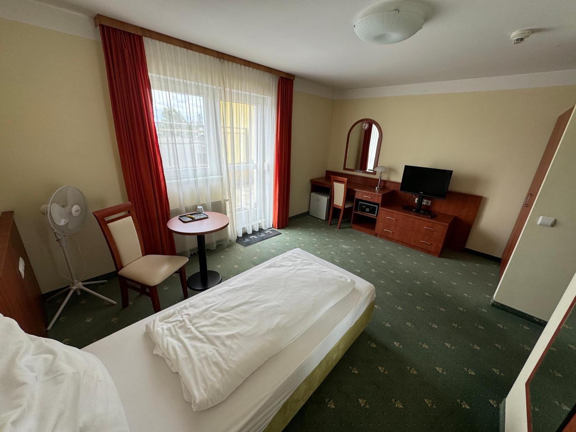 Hotel Breitenlee Viyana Dış mekan fotoğraf